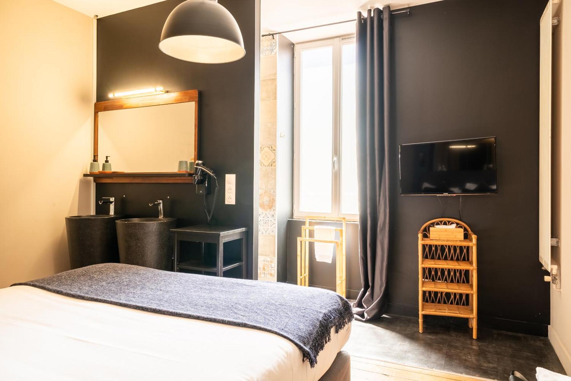 Dupain & Dubeurre Appart'Hotel - Parking En Supp ลิมอจส์ ภายนอก รูปภาพ
